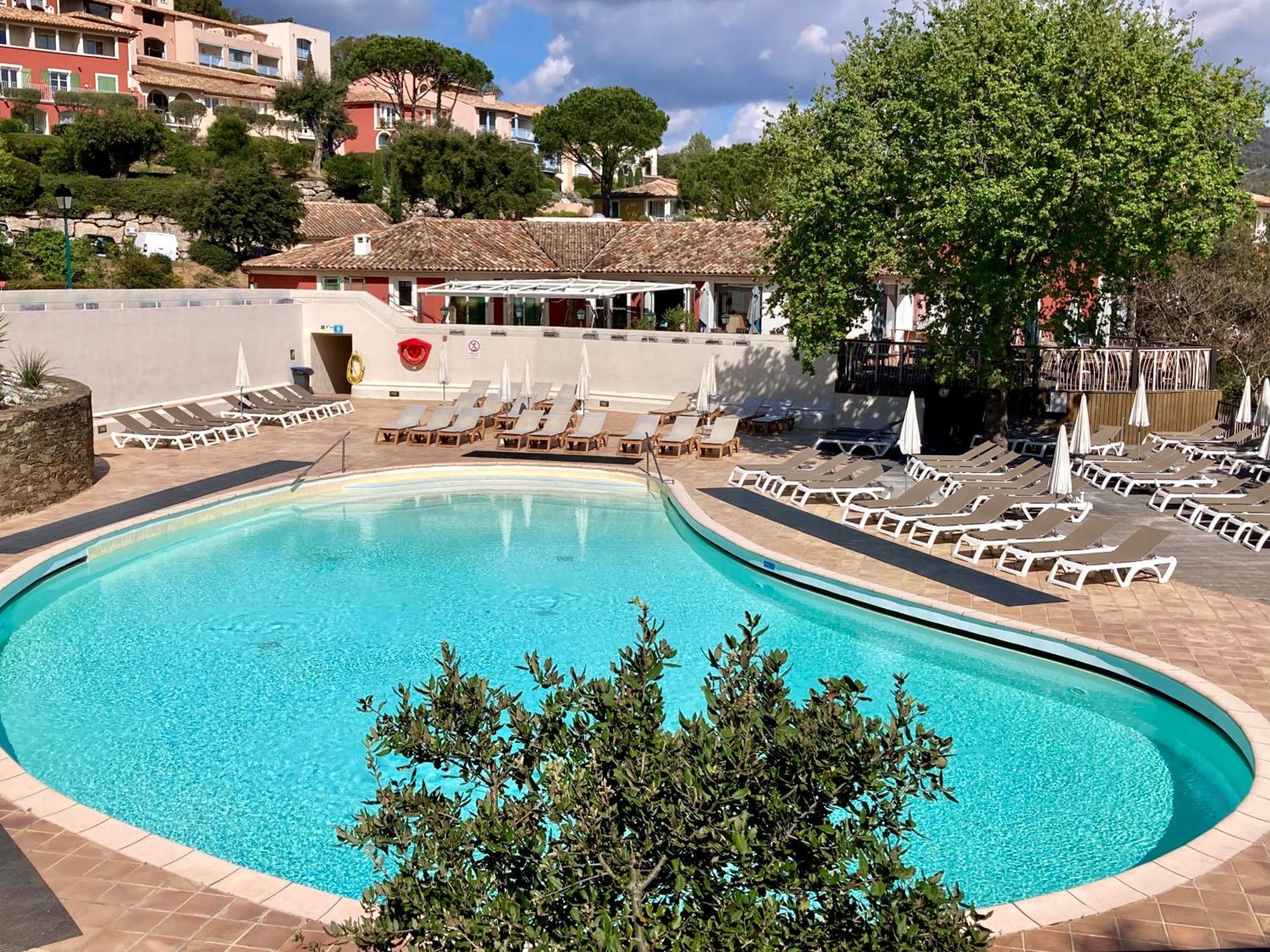 Les Restanques Vue Mer Roses 1070 Rez De Jardin Grimaud Exterior photo